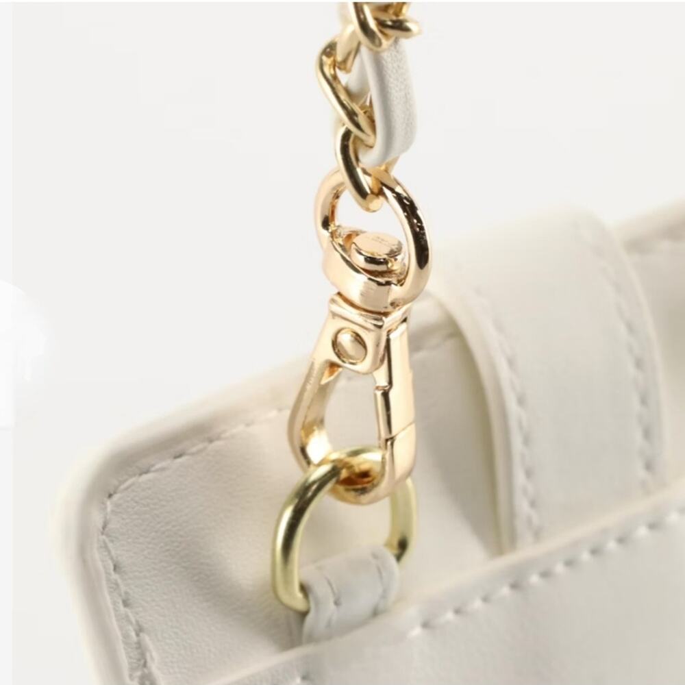 Chanel White Coco Crush Phone Case Crossbody Quilted New - Picture 4 of 5